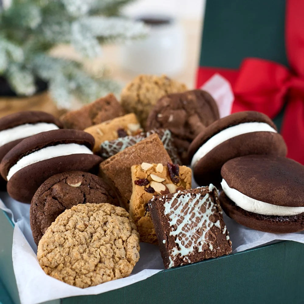 'Tis The Season Bakery Gift Box - Medium